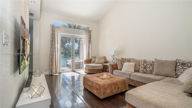 Foto del edificio - 15868 SW 12th St