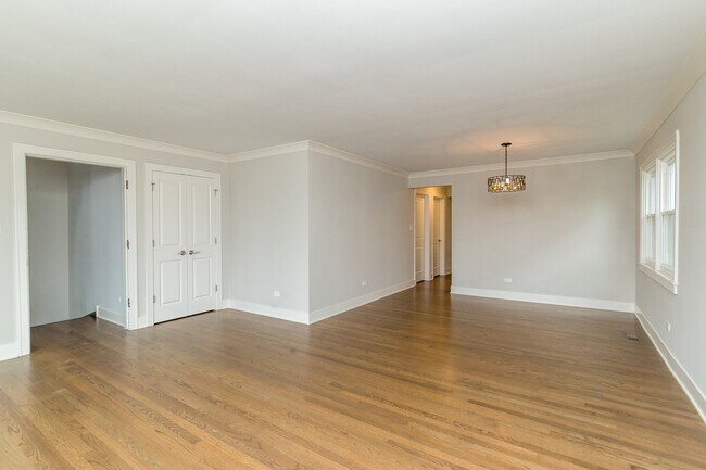 Foto del edificio - 7331 W Higgins Ave