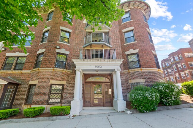 Building Photo - 203 Commonwealth Ave