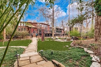 Building Photo - 9026 San Leandro Dr