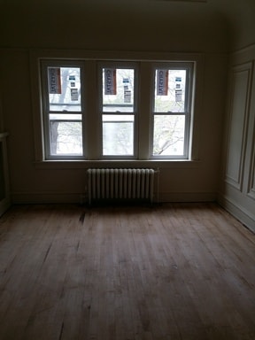 Building Photo - 936 W Meinecke Ave
