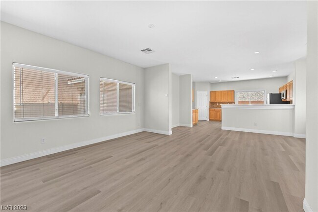 Foto del edificio - 8831 Red Fox Dr