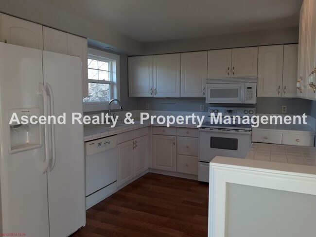 Photo - Updated 4 Bed on Cul de Sac, Fenced Yard, ... House