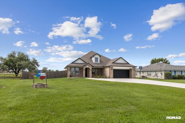 Building Photo - Spacious 4BR House in Angleton with option...