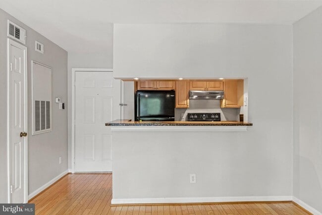 Foto del edificio - 3315 Wyndham Cir