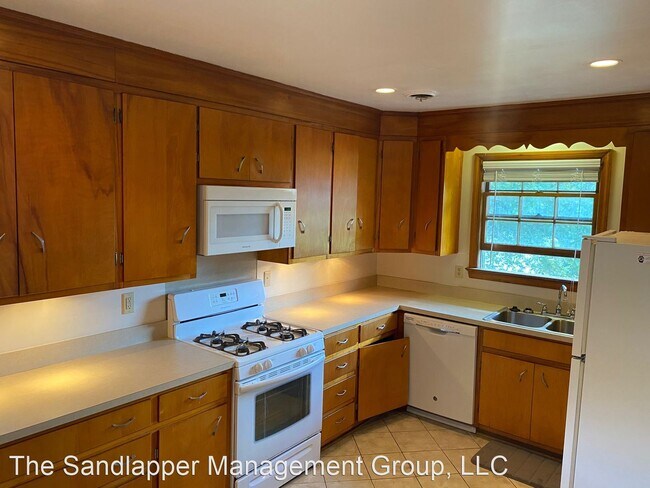 Foto del edificio - 2 br, 1 bath House - 189B Third Avenue