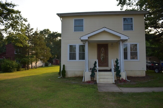 Front View - 118 Leghorn Ave