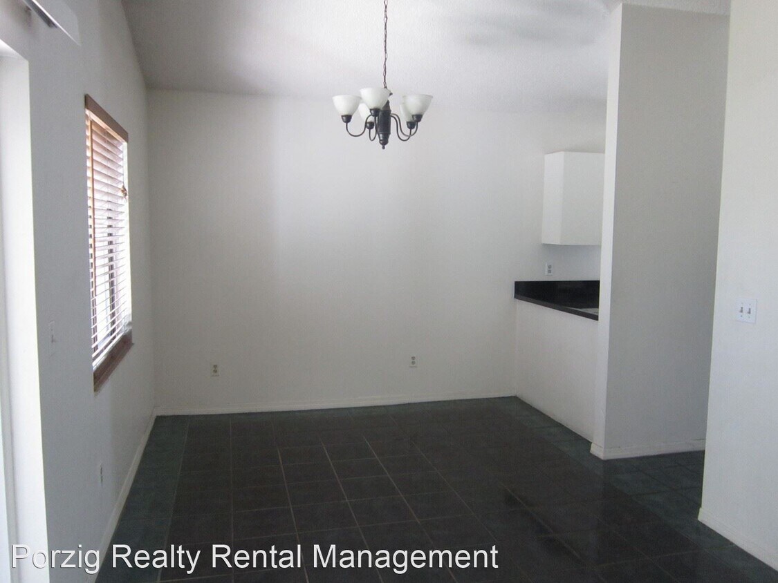 Foto del edificio - 3 br, 2 bath House - 1061 Manigan Ave