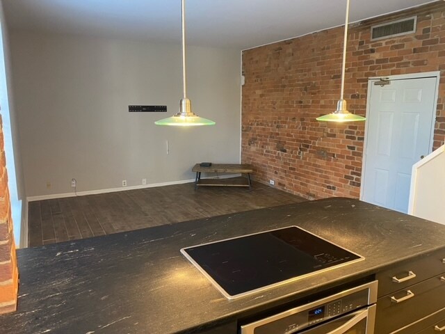 Foto del edificio - 229 N Poplar St