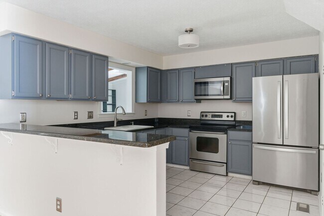 Foto del edificio - Covenient location in Fox Ridge subdivisio...