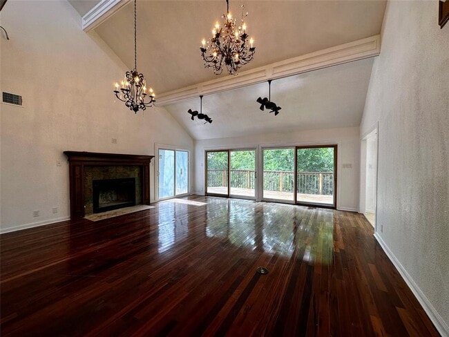Building Photo - 302 Meadow Creek Dr