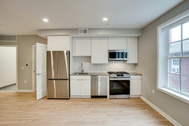 Building Photo - 2210 Wisconsin Ave NW