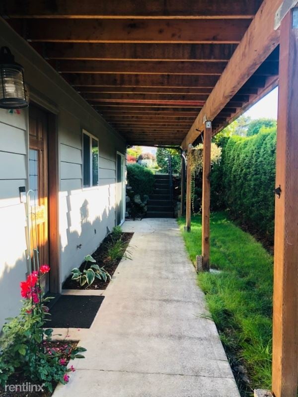 Building Photo - 2 br, 1 bath Apartment - 738 S 231st Street