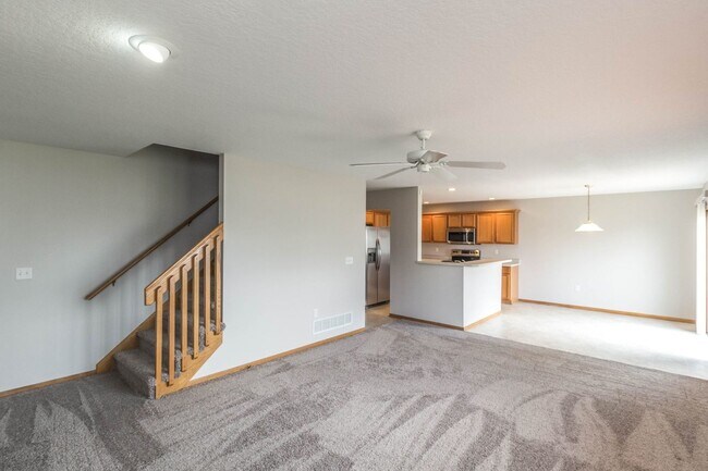 Foto del edificio - FANTASTIC LOCATION!! 3 Bed, 2.5 Bath Home in Waukee