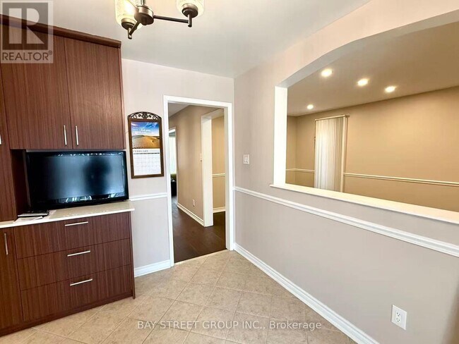 Building Photo - 4497 Longmoor Rd