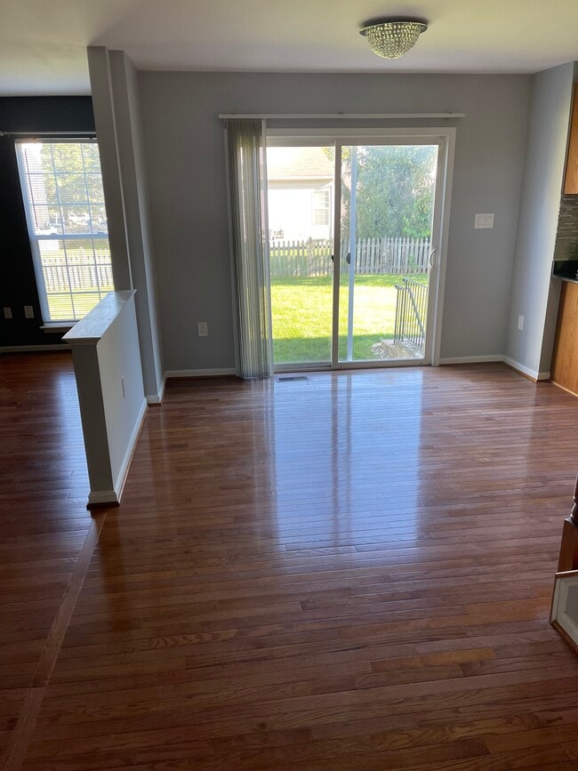 Foto del edificio - 14268 Town Commons Way