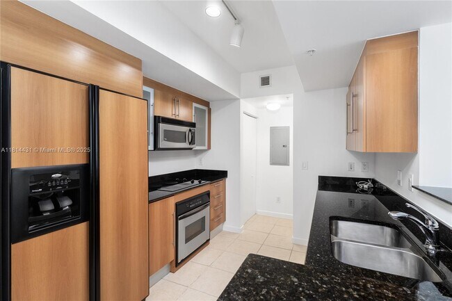 Photo - 335 S Biscayne Blvd Apartment