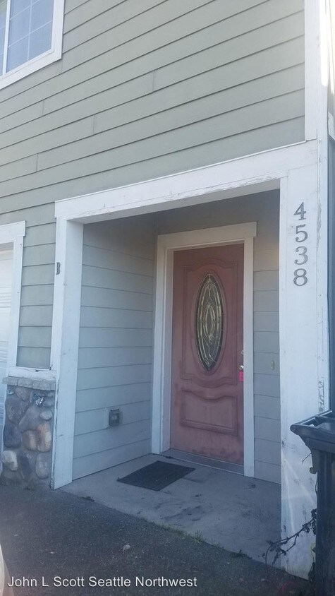 Foto principal - 4538 S Puget Sound Ave