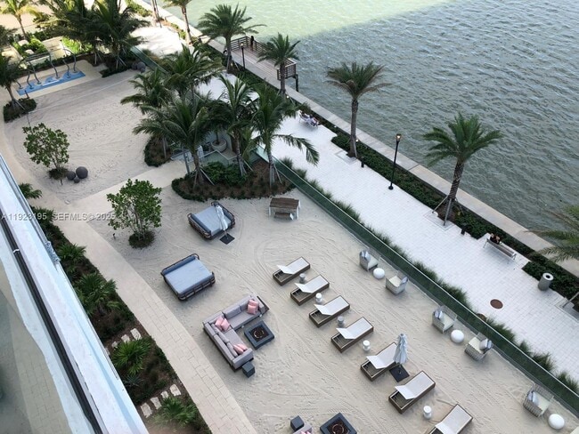 Foto del edificio - 2900 NE 7th Ave