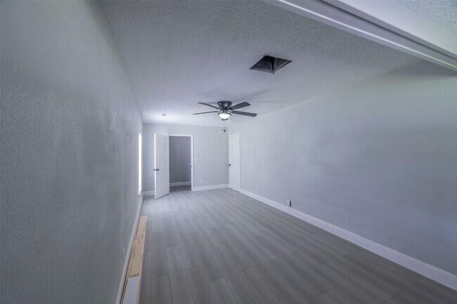 Building Photo - 5007 Northridge Dr