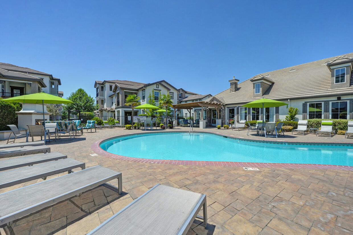 Coventry Park Apartments in Roseville, CA