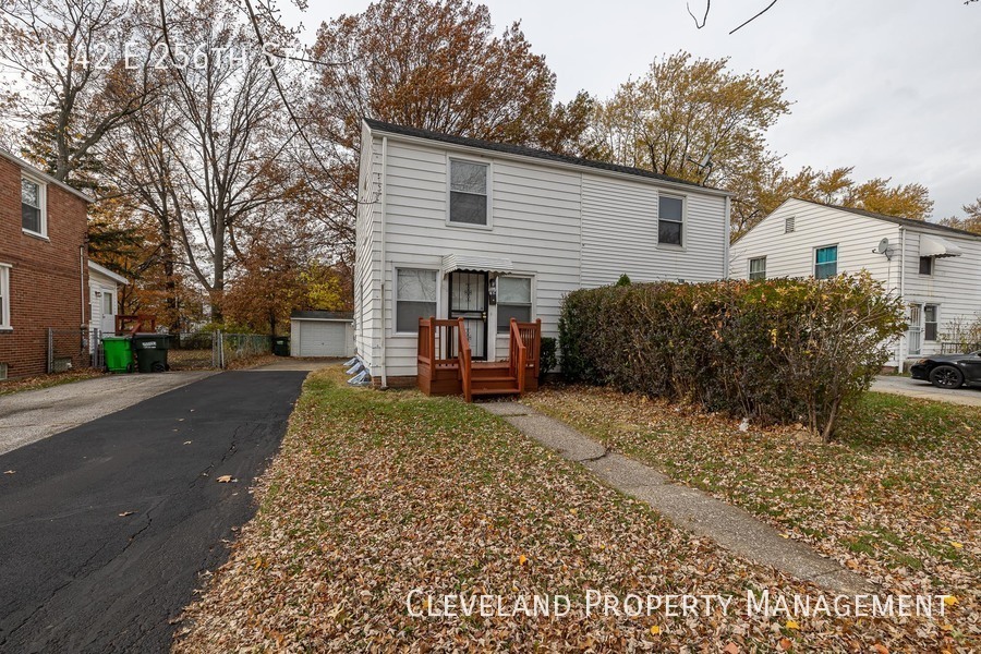 Primary Photo - Comfortable Side by Side Duplex