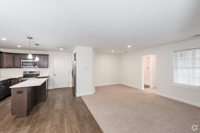 2BR, 2BA - 977SF - Kitchen/ Living Room - Saw Mill Square Apartments