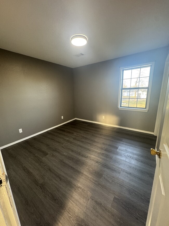 Building Photo - 609 Le Flore Ave