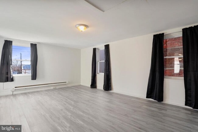 Building Photo - 310 N Potomac St