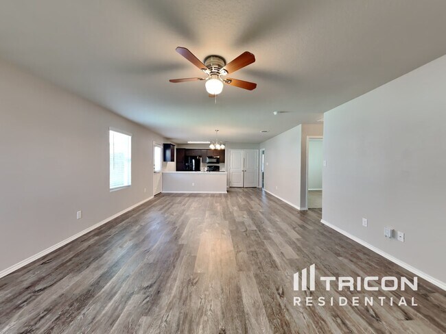 Building Photo - 5306 Everett Loop San Antonio TX