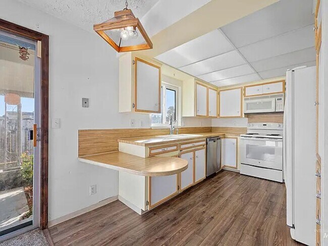 Foto del edificio - 80 S Heather Dr