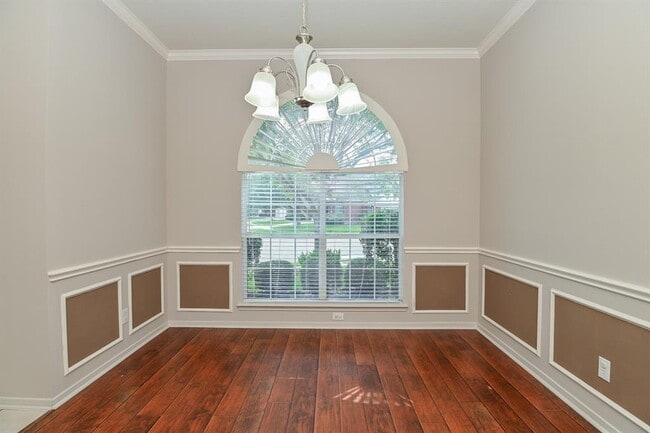 Building Photo - 7002 Bossut Dr