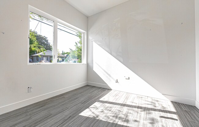 Foto del edificio - 4130 NE Garfield Ave