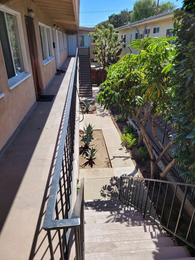 Foto del edificio - 3731 Mentone Ave
