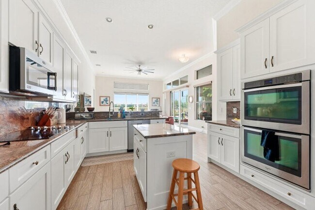 Foto del edificio - 851 Edgebrook Ln