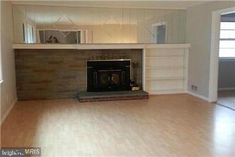 Building Photo - 1432 S Greenbrier St