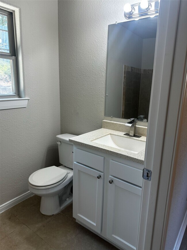 Foto del edificio - 513 Valleyview Dr
