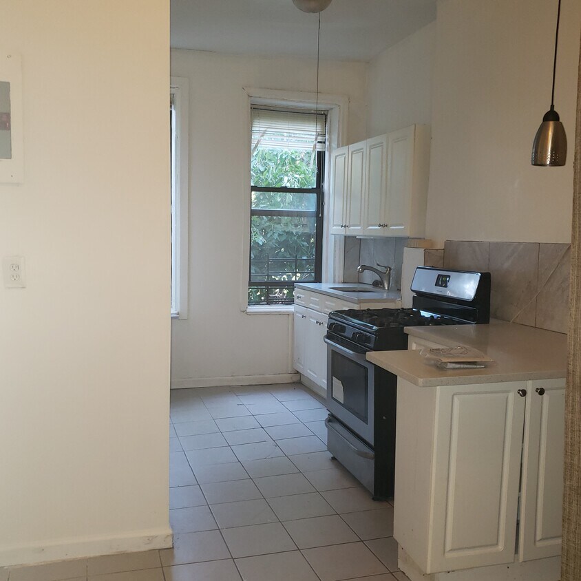 Primary Photo - 278 Chauncey St