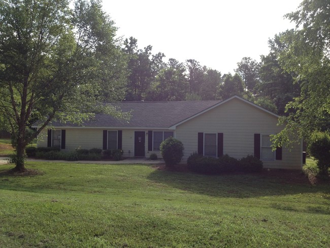  - 100 Fair Oaks Dr