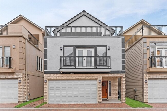 Photo - 3045 Clinton Dr Townhome