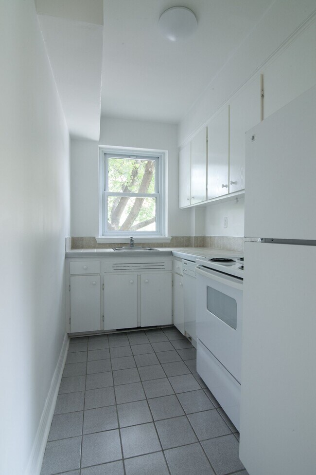 Photo du bâtiment - 10 Av. Rosemount