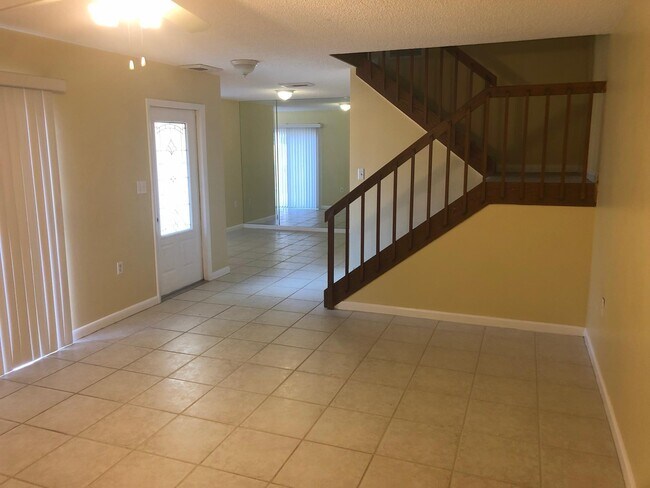 Foto del edificio - 3345 Meridian Way N