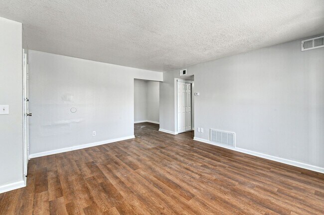 Interior Photo - Legend Oaks Gated Community