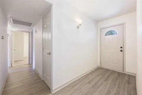 Foto del edificio - 5800 Maiden Ln