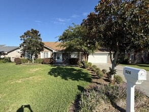 Building Photo - 524 Plantation Dr