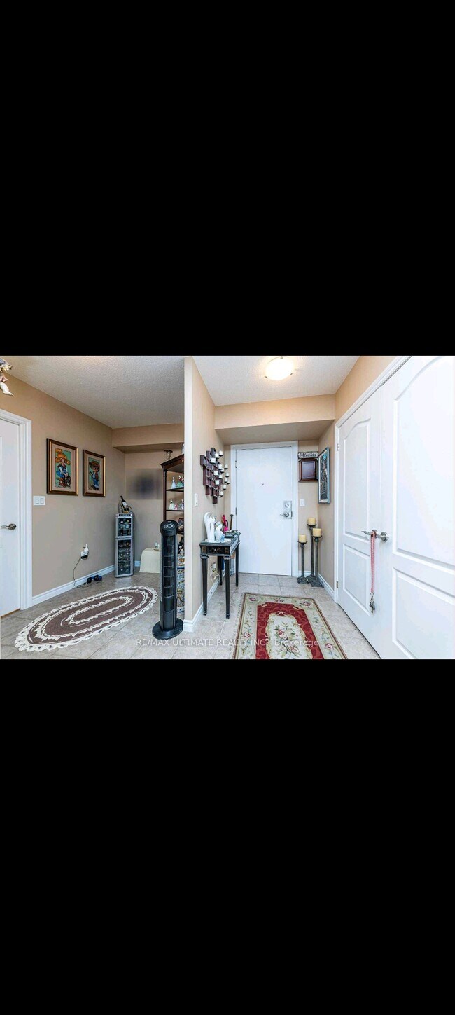 Photo du bâtiment - 2088 Lawrence Av W