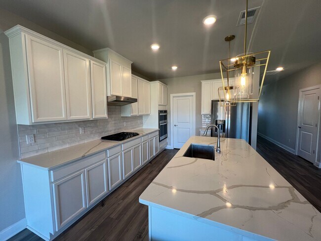 Foto del edificio - Spacious 5 Bedroom, 4 Bathroom + Bonus & O...