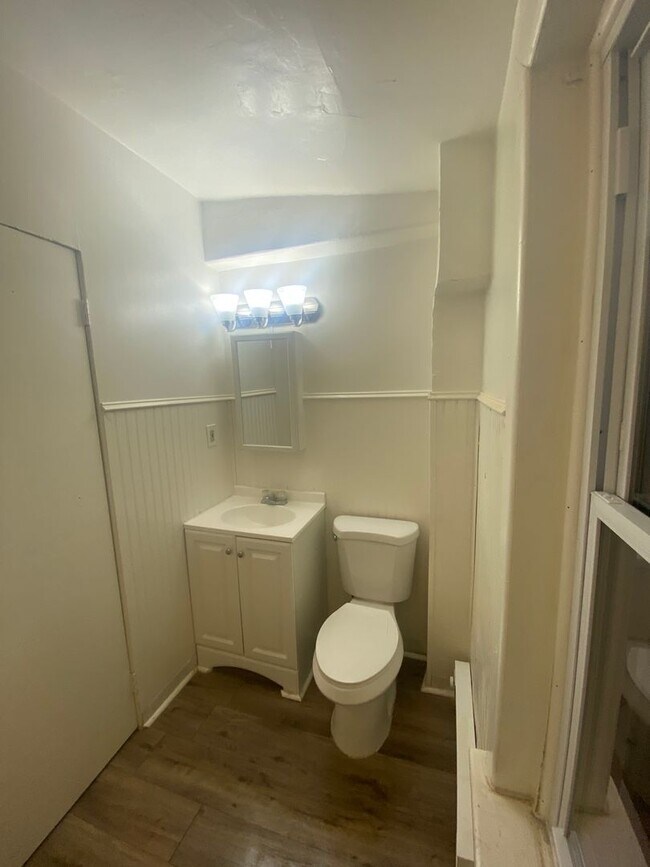 Foto del edificio - Fully Renovated 3 Bedroom/1 Bath with Garage!