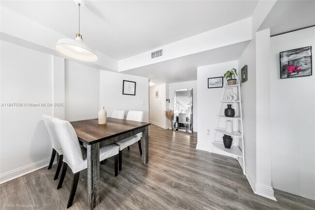 Foto del edificio - 2600 Collins Ave