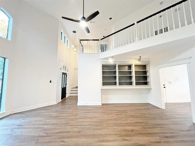 Building Photo - 208 Victoria Way